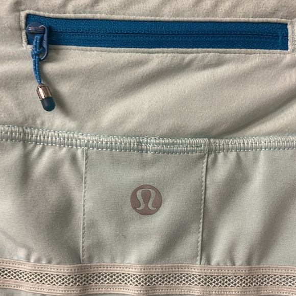 Lululemon woman’s size 6 pleated back athletic skirt. - Picture 3 of 9
